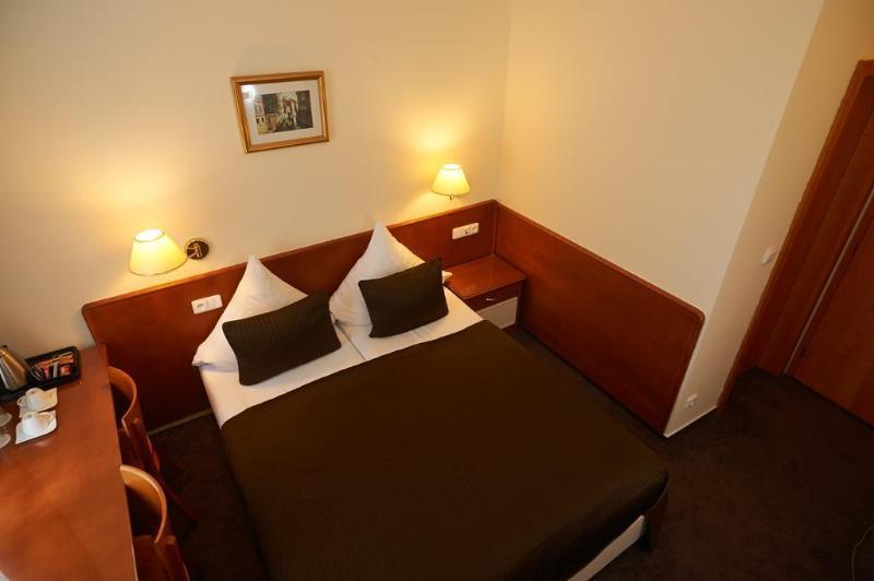 Hotel Andel Прага Экстерьер фото